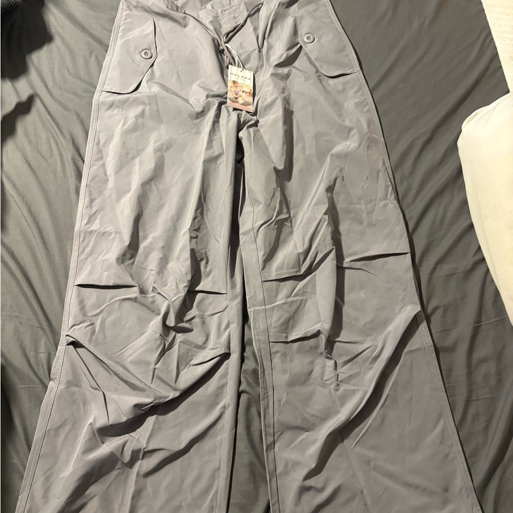 Halara parachute pants gray